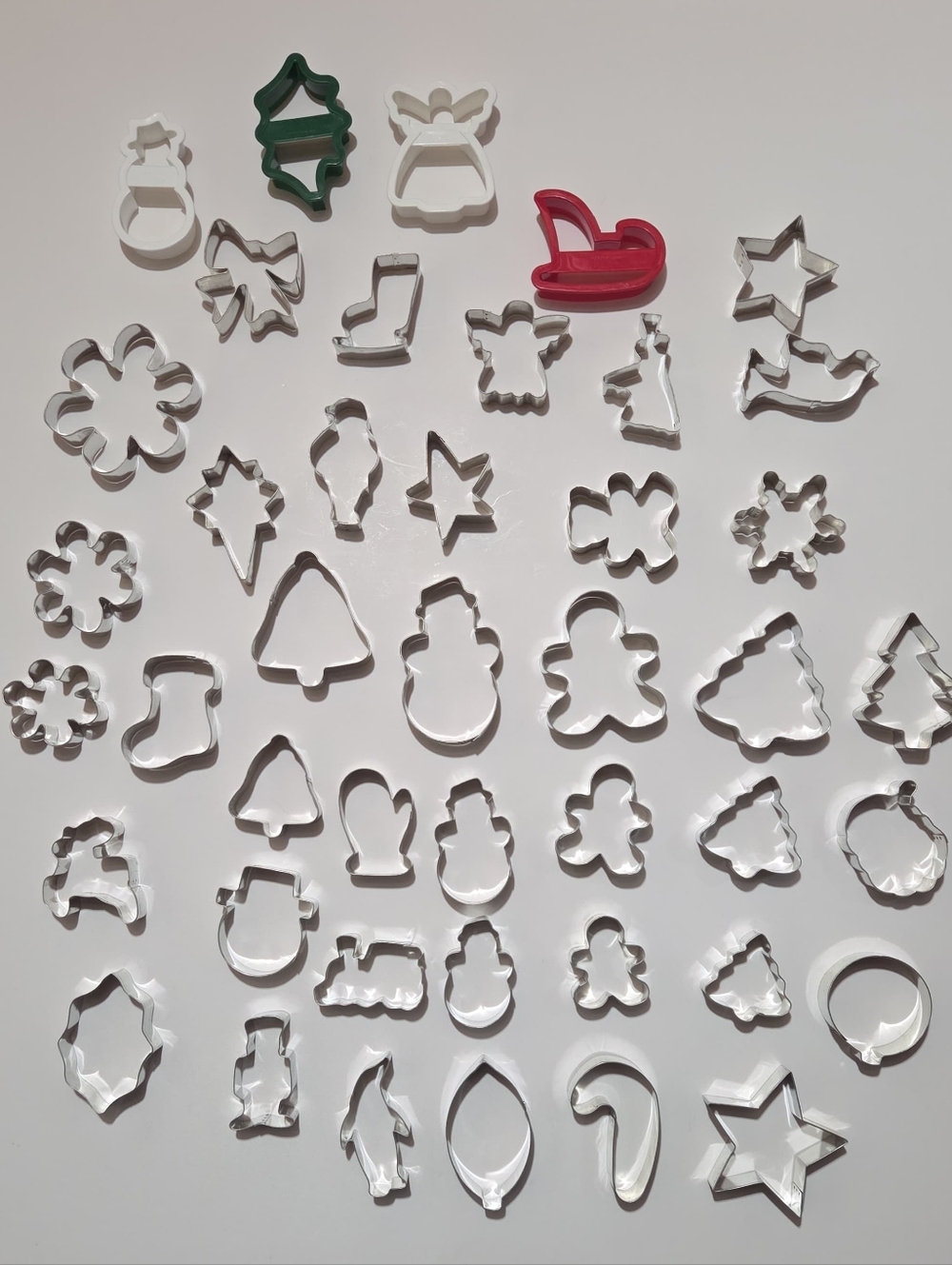 43 christmas cookie cutters